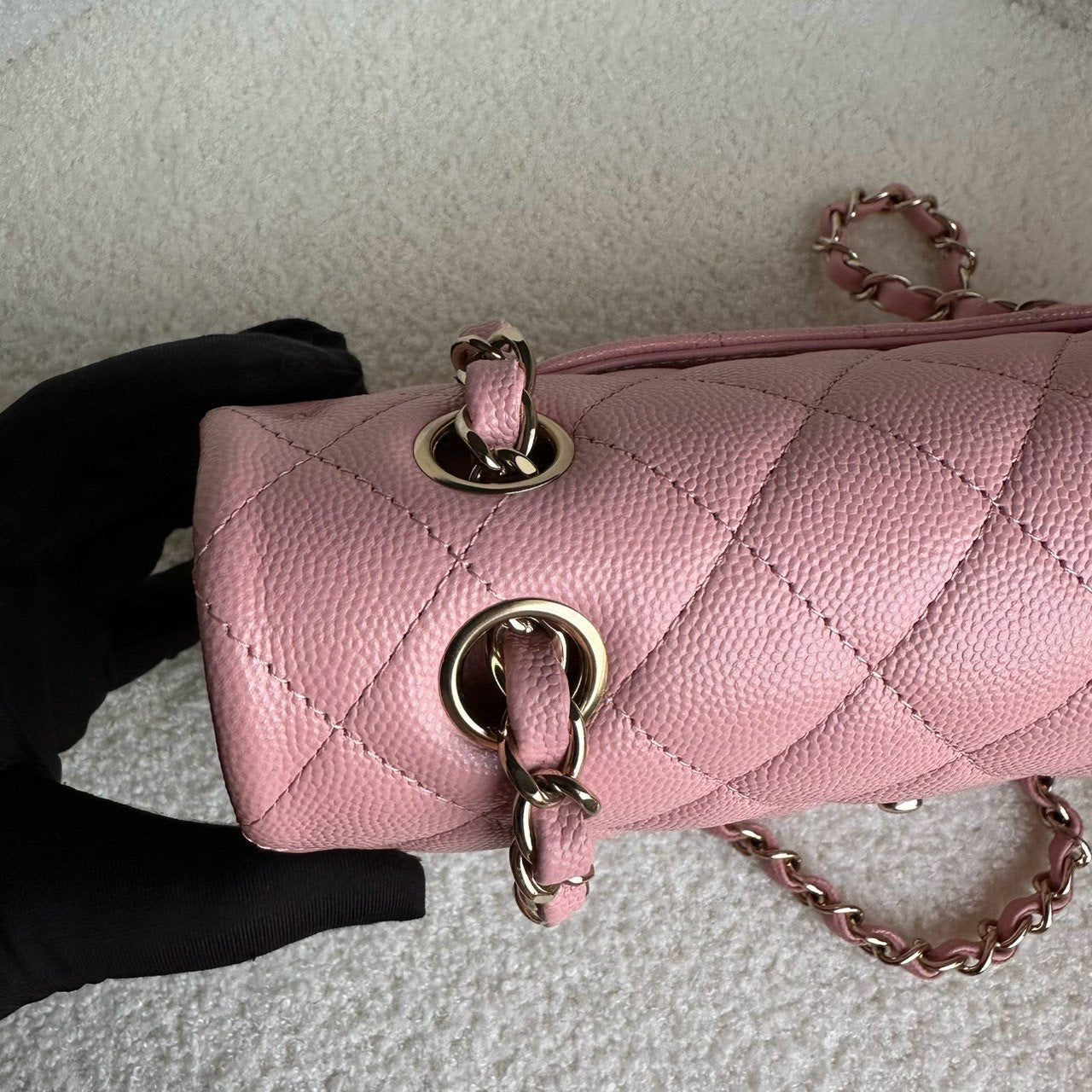 CHANEL MEDIUM FLAP | 22C PINK LGHW CAVIAR
