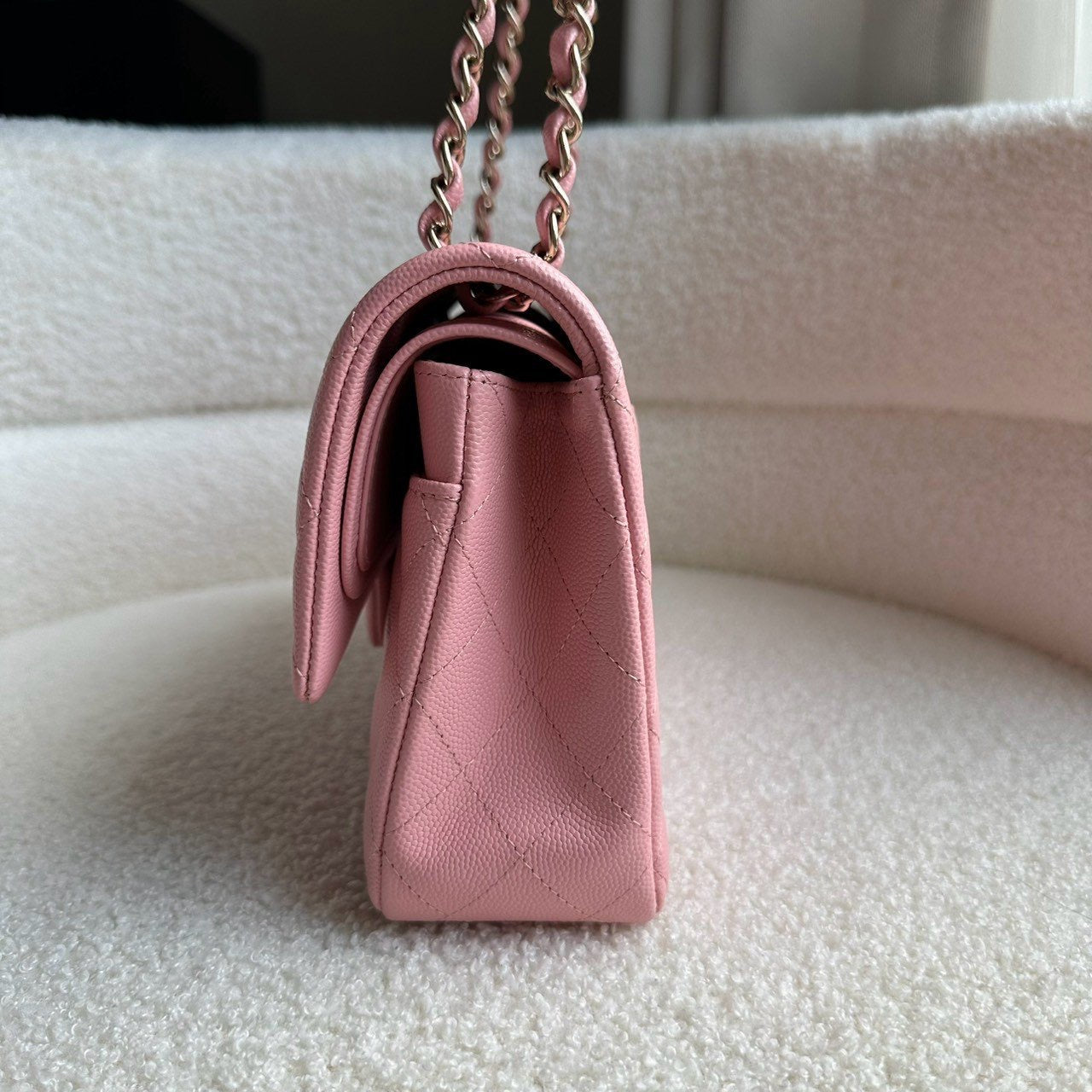 CHANEL MEDIUM FLAP | 22C PINK LGHW CAVIAR