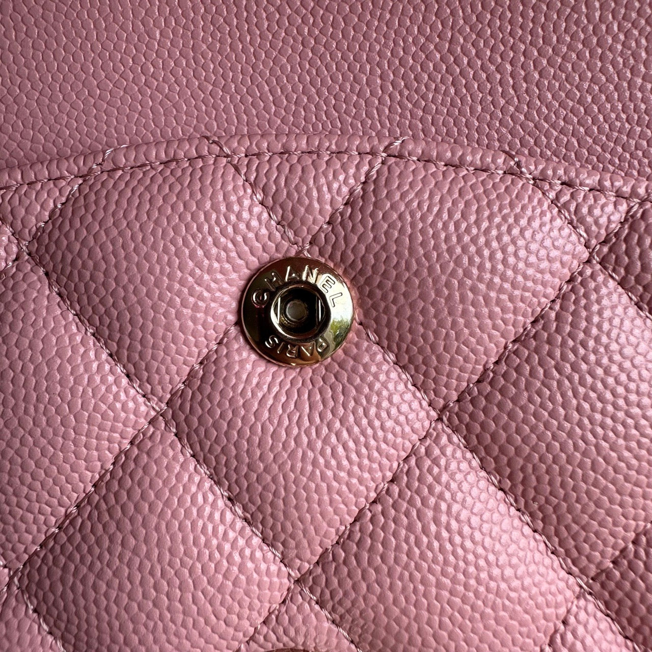 CHANEL MEDIUM FLAP | 22C PINK LGHW CAVIAR