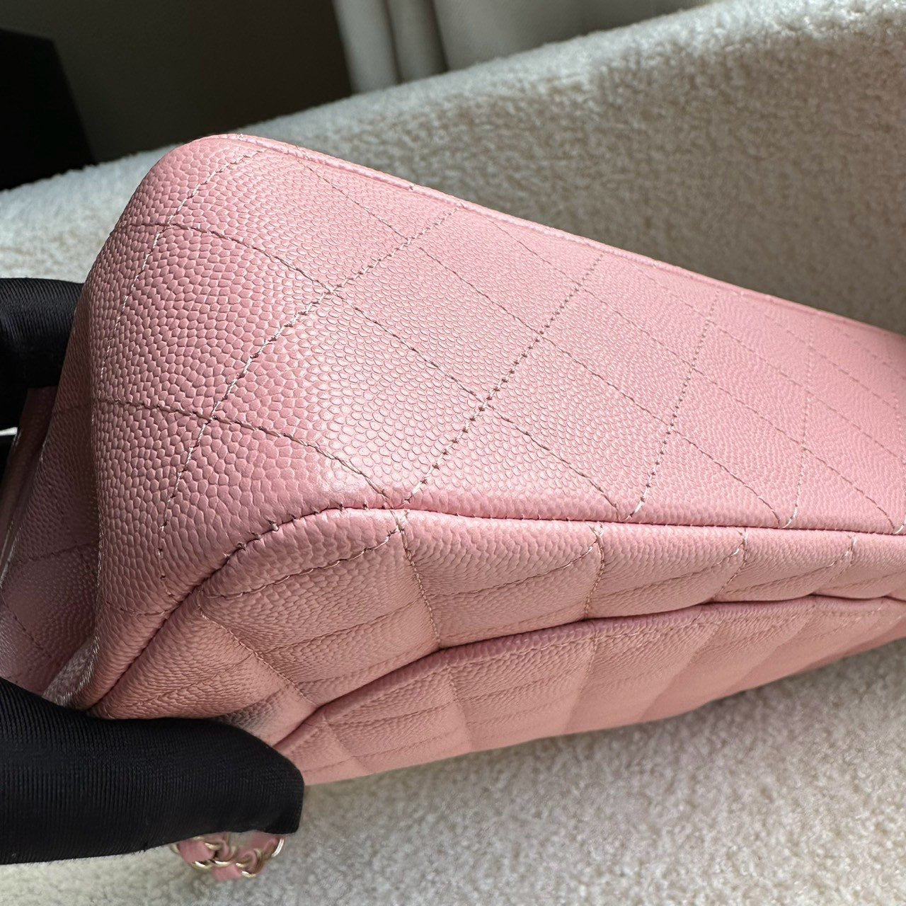 CHANEL MEDIUM FLAP | 22C PINK LGHW CAVIAR