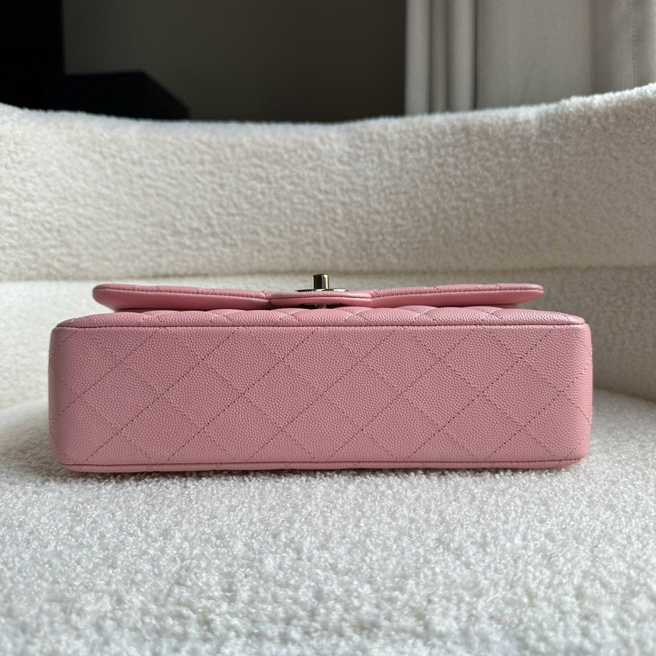 CHANEL MEDIUM FLAP | 22C PINK LGHW CAVIAR
