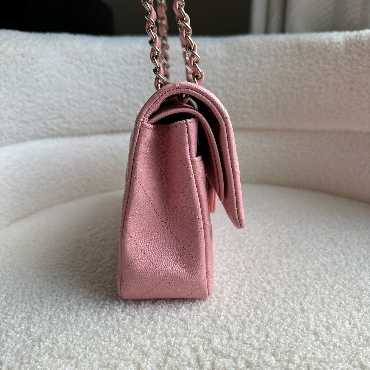 CHANEL MEDIUM FLAP | 22C PINK LGHW CAVIAR