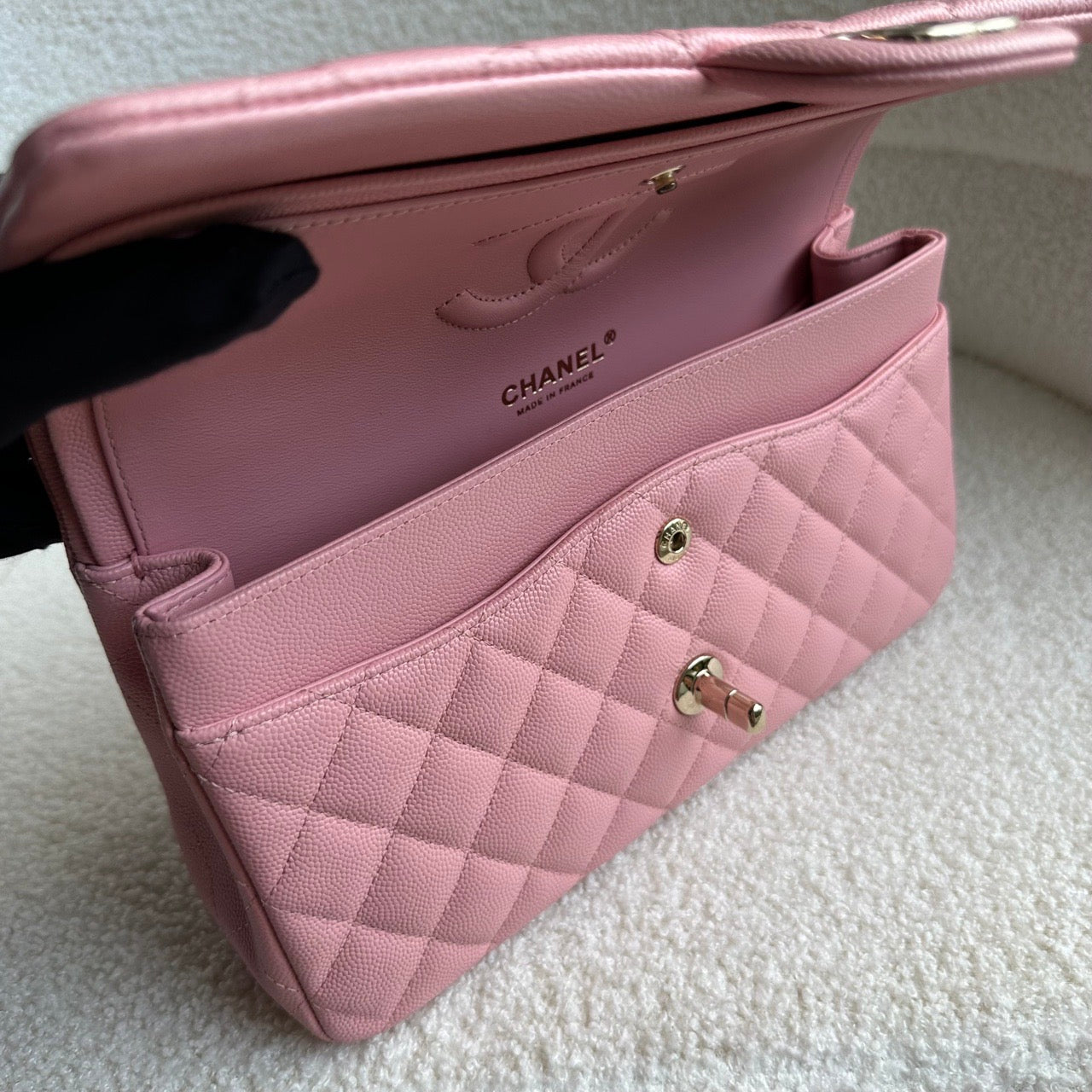 CHANEL MEDIUM FLAP | 22C PINK LGHW CAVIAR