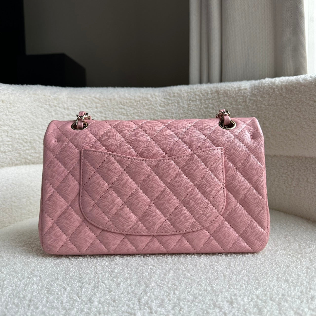 CHANEL MEDIUM FLAP | 22C PINK LGHW CAVIAR