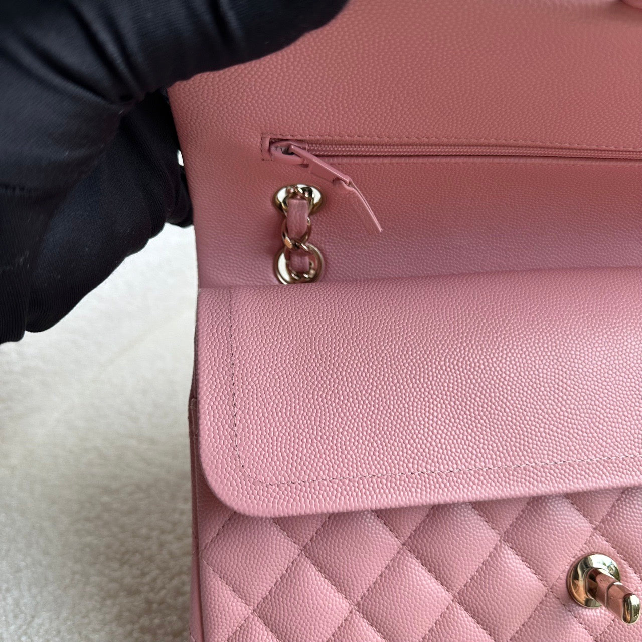 CHANEL MEDIUM FLAP | 22C PINK LGHW CAVIAR