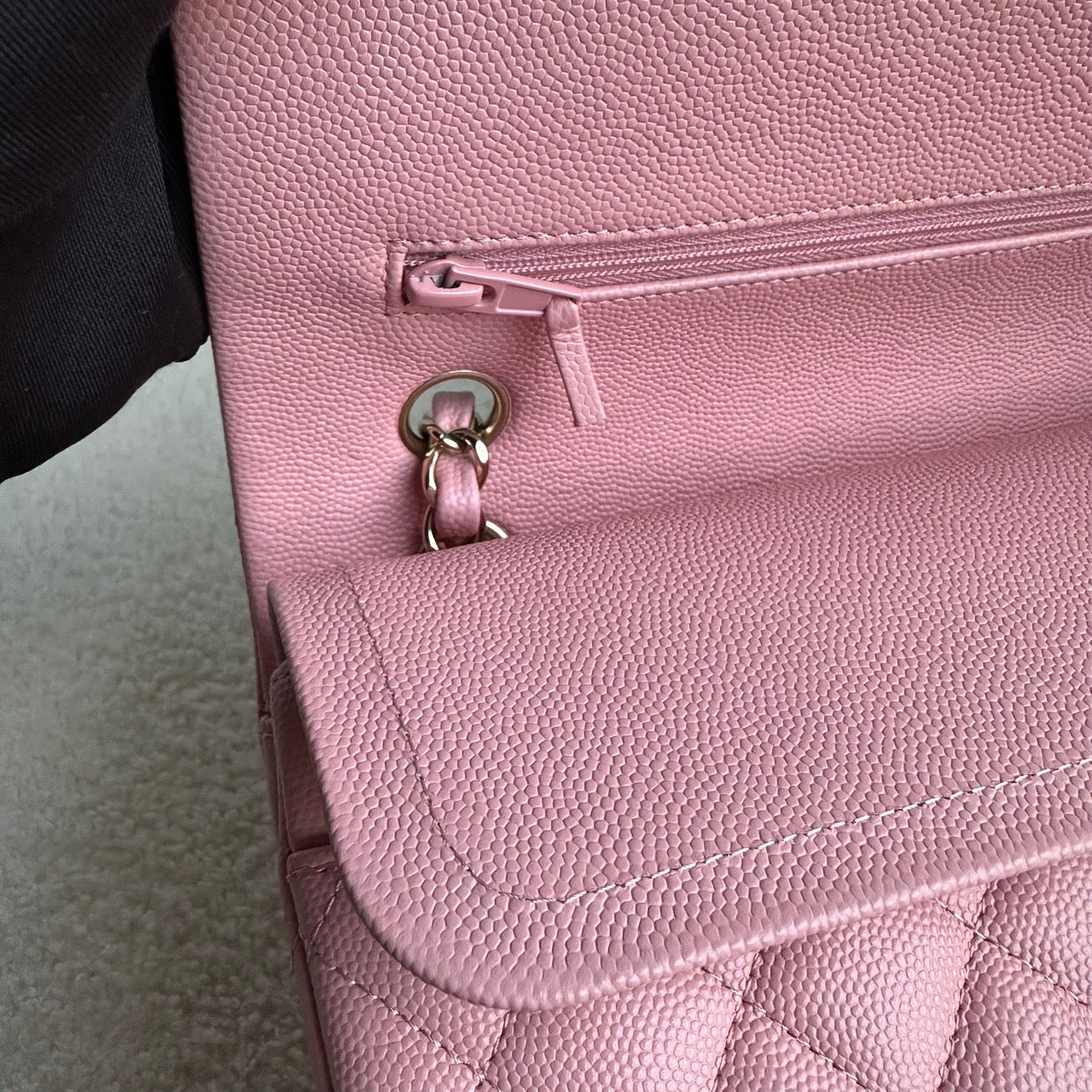 CHANEL MEDIUM FLAP | 22C PINK LGHW CAVIAR