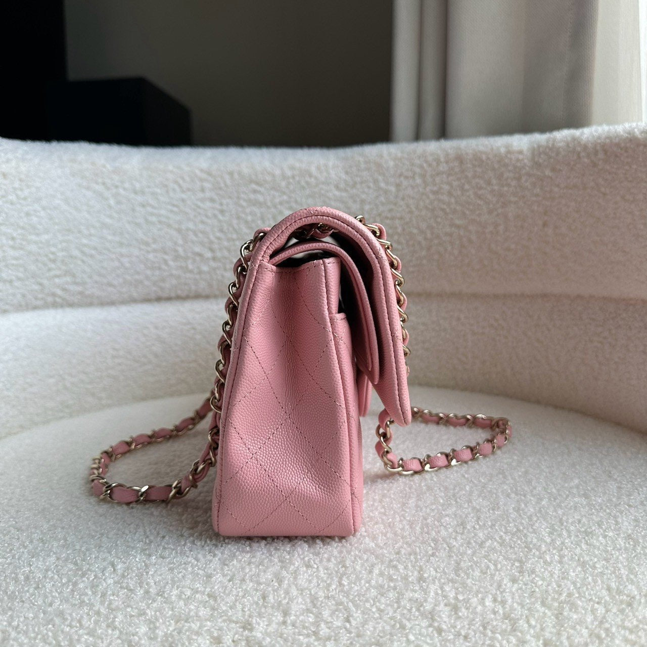 CHANEL MEDIUM FLAP | 22C PINK LGHW CAVIAR