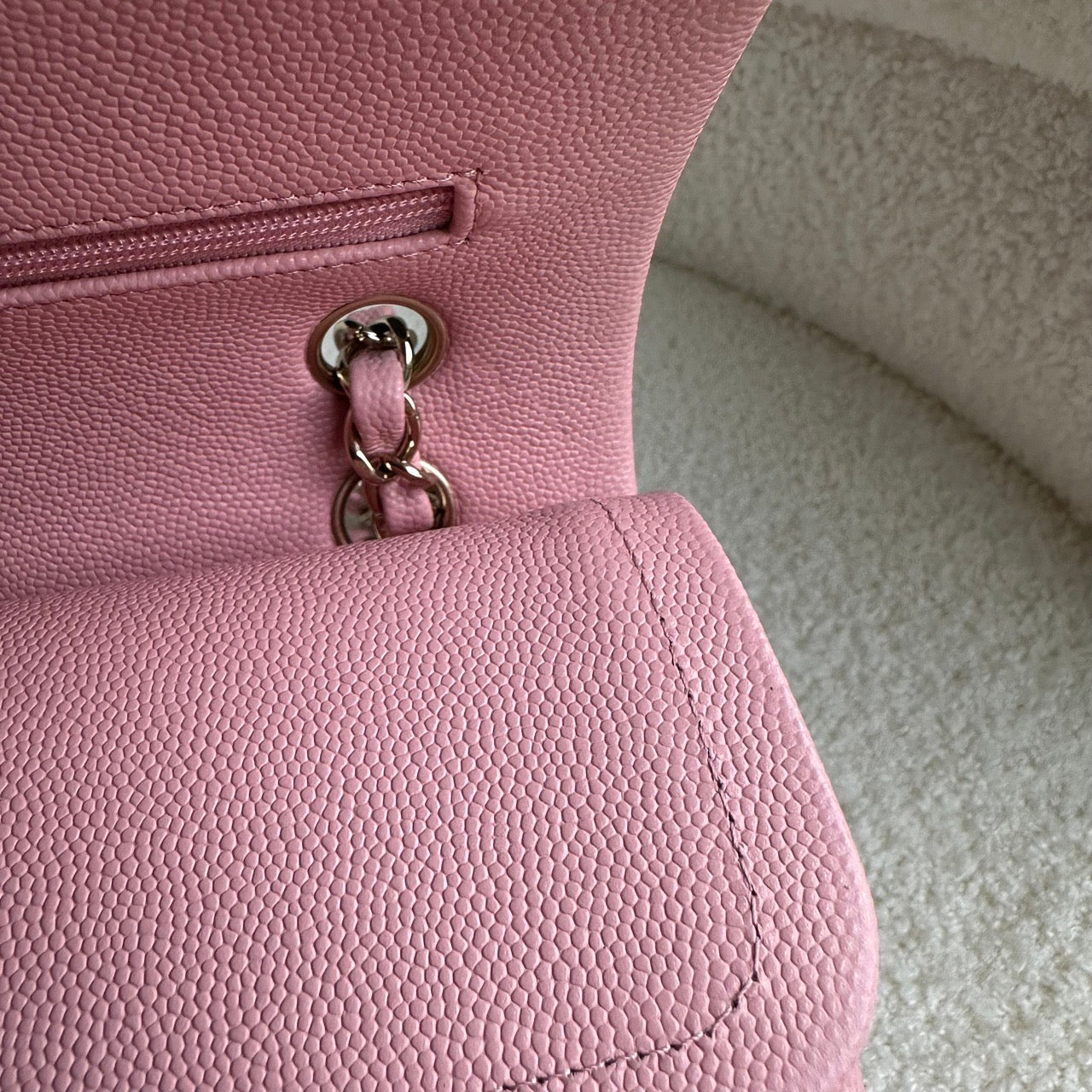 CHANEL MEDIUM FLAP | 22C PINK LGHW CAVIAR