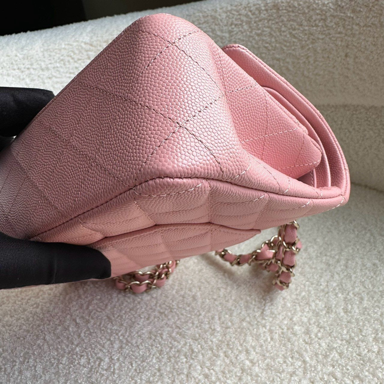 CHANEL MEDIUM FLAP | 22C PINK LGHW CAVIAR