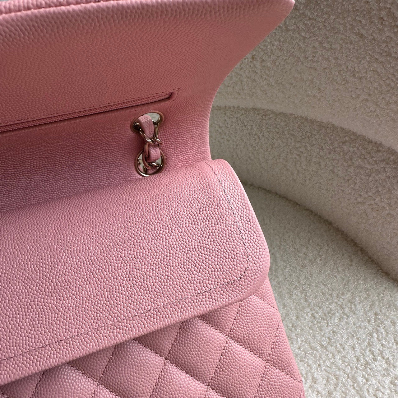 CHANEL MEDIUM FLAP | 22C PINK LGHW CAVIAR