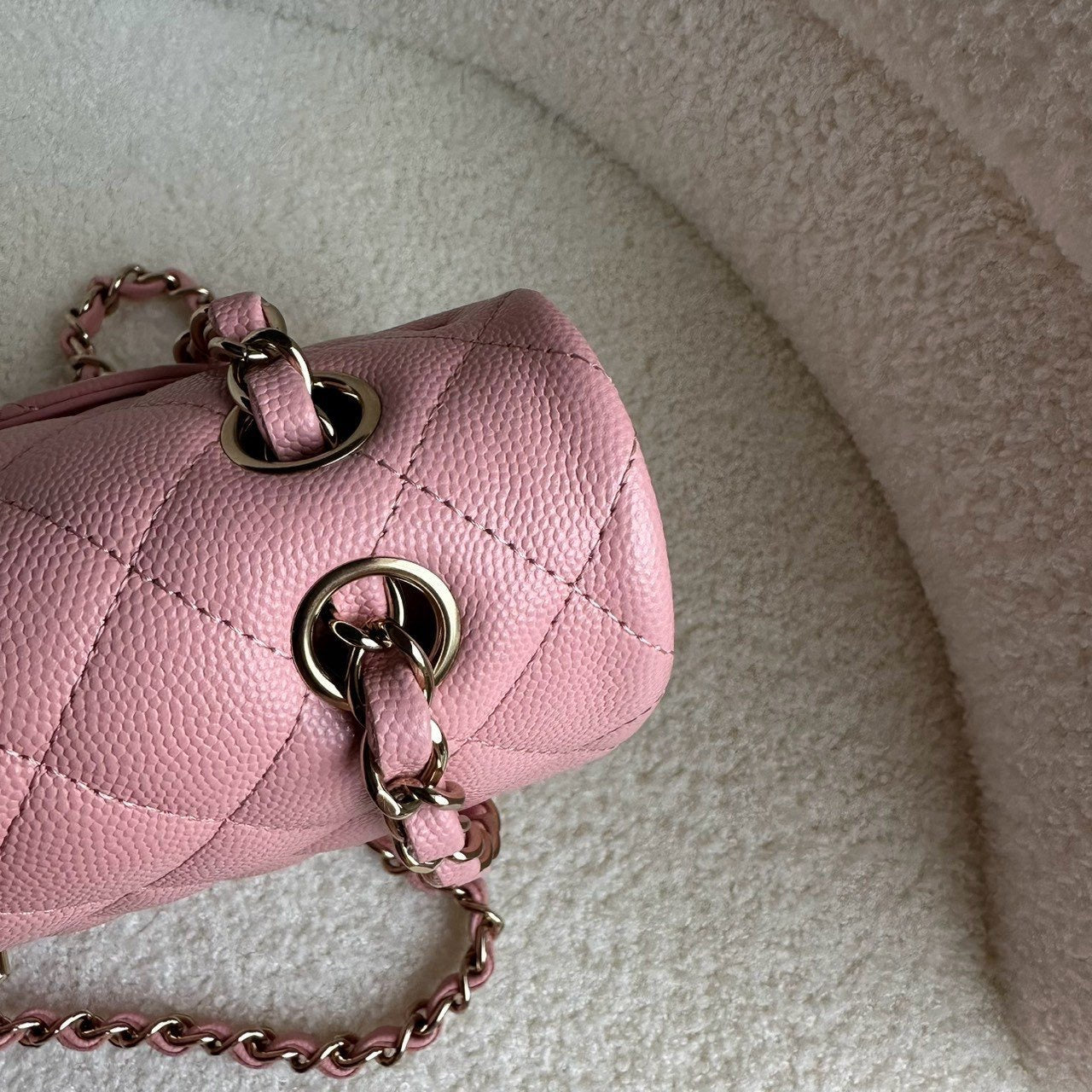 CHANEL MEDIUM FLAP | 22C PINK LGHW CAVIAR