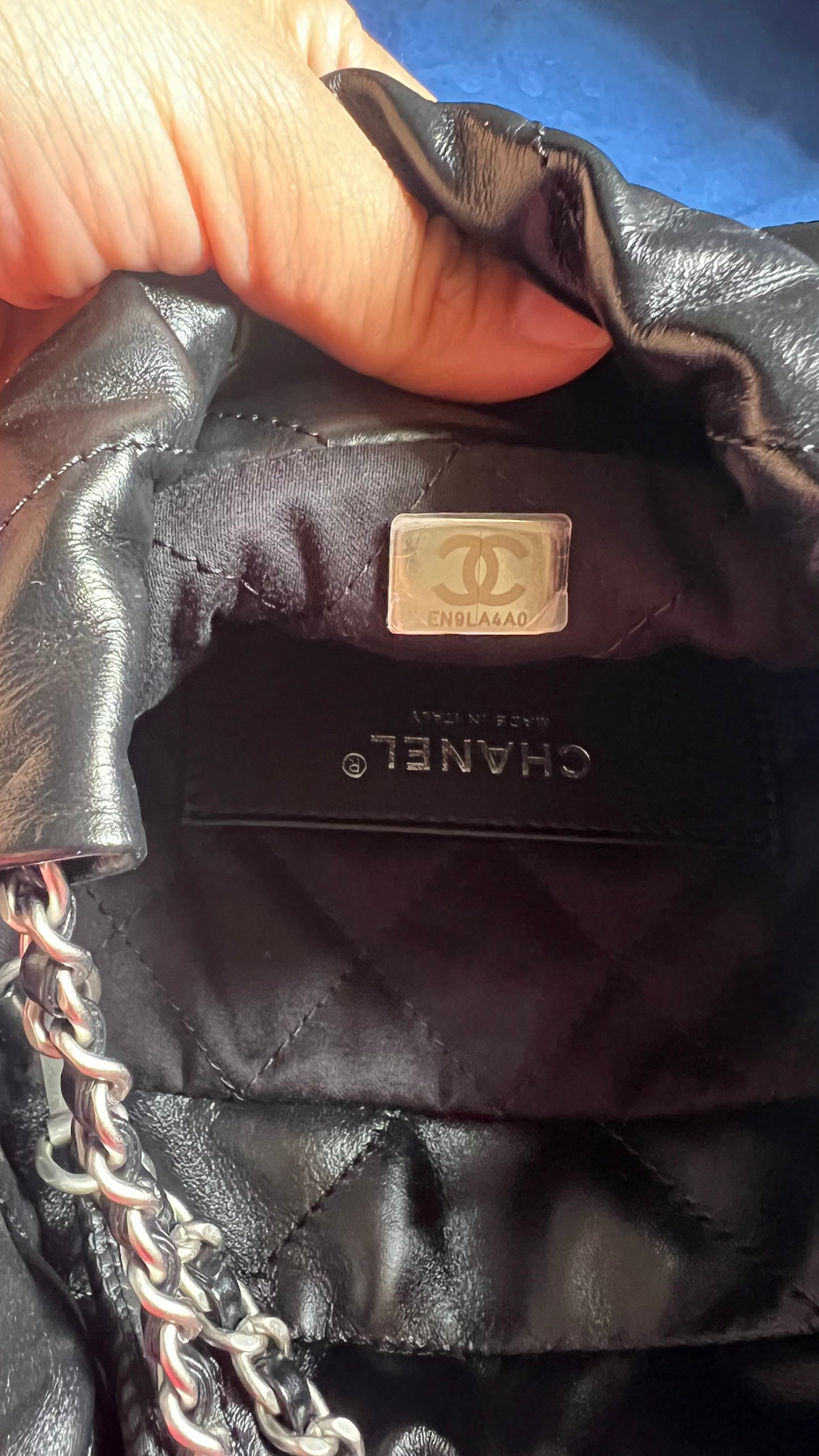 CHANEL MINI 22 BAG / MINI LAMBSKIN BRUSHED SHW