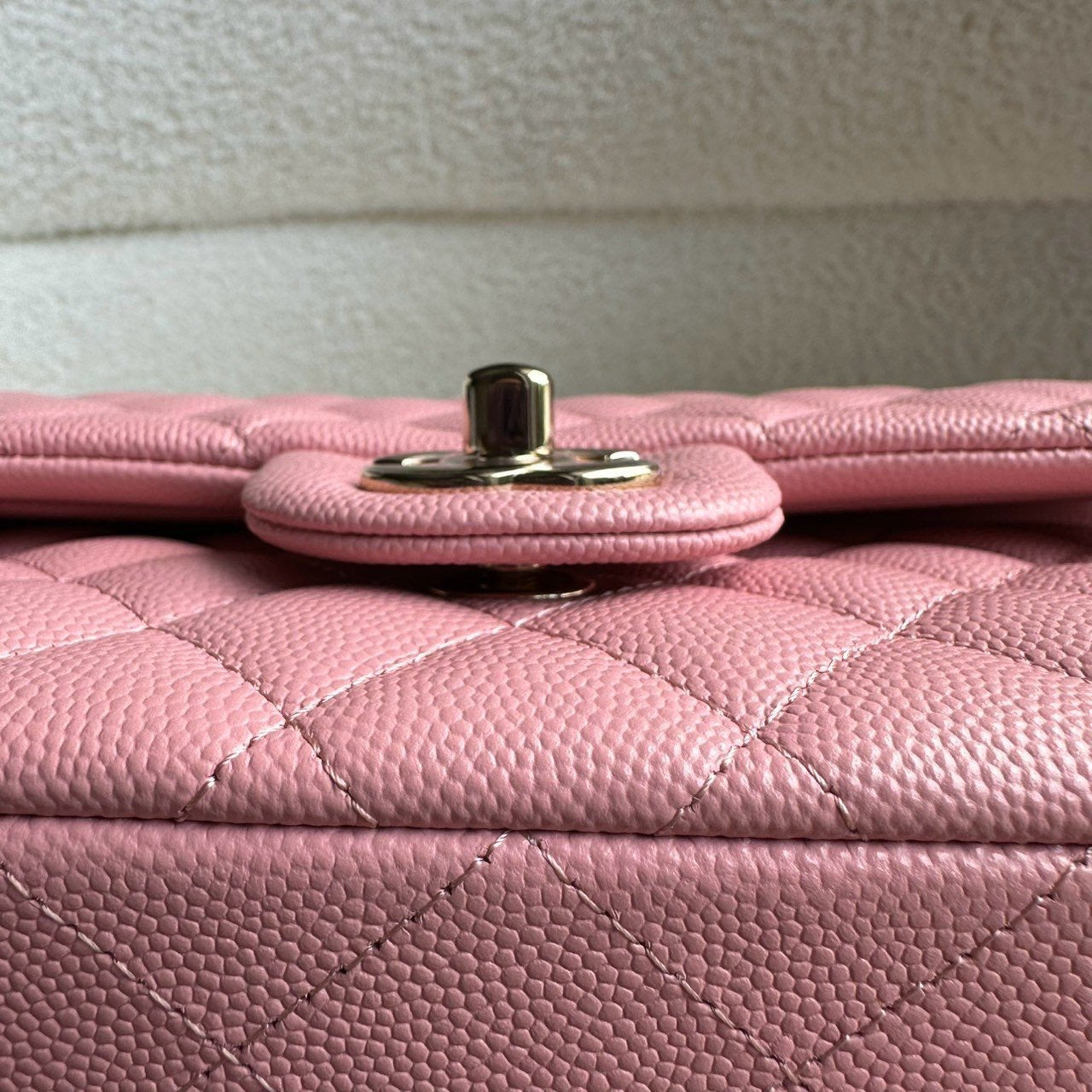 CHANEL MEDIUM FLAP | 22C PINK LGHW CAVIAR