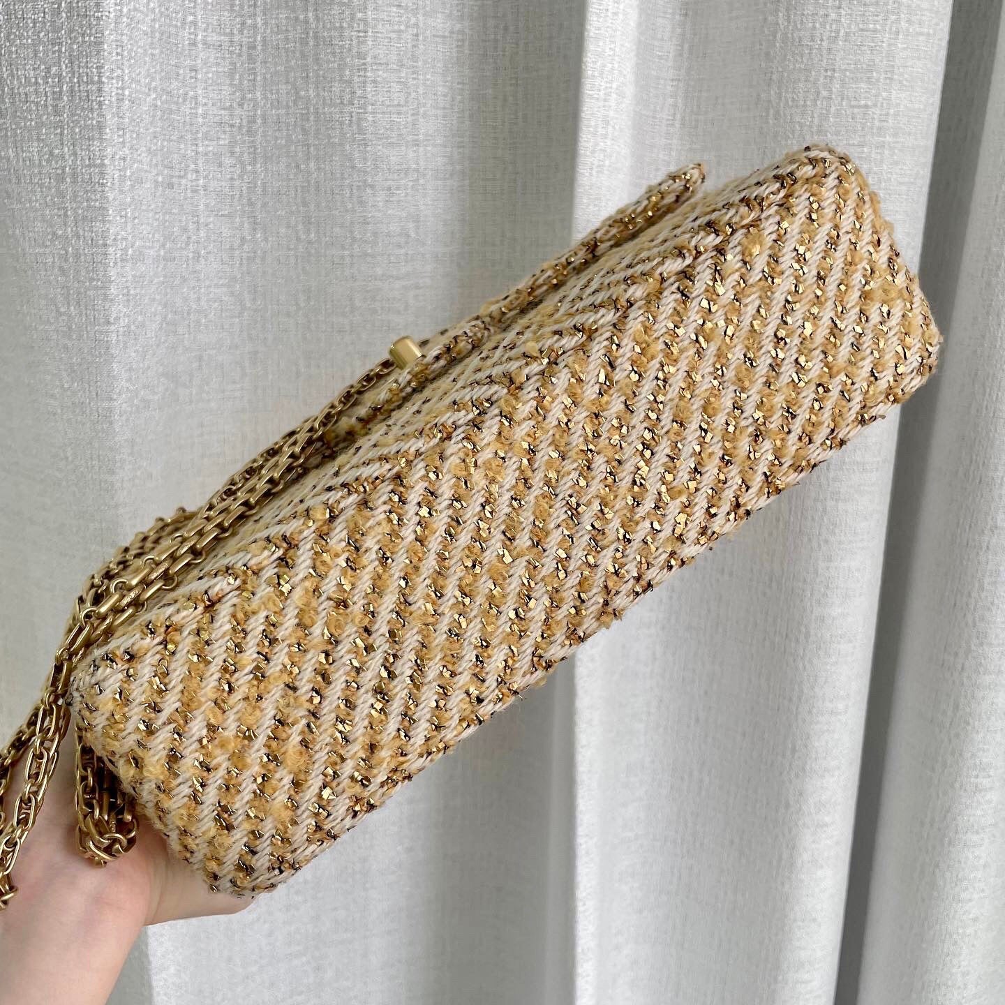 CHANEL TWEED CLASSIC BAG / 25CM GOLD TWEED 24K AGHW