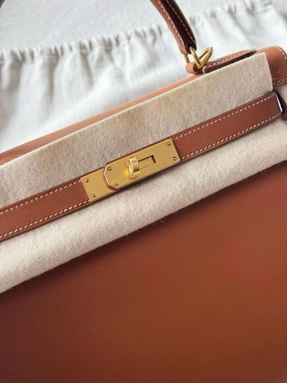 HERMES KELLY 28 | SMOOTH BARENIA GHW