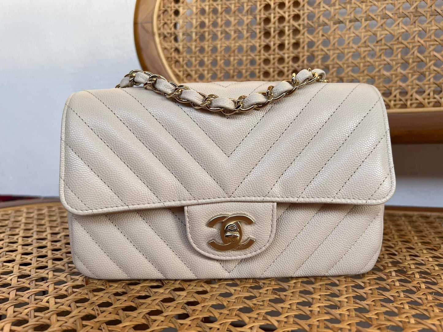 CHANEL CLASSIC BAG / MINI RECTANGLE IVORY CAVIAR LGHW