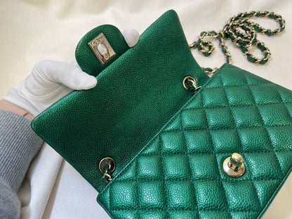 CHANEL CLASSIC BAG / 20CM IRIDESCENT GREEN CAVIAR LGHW