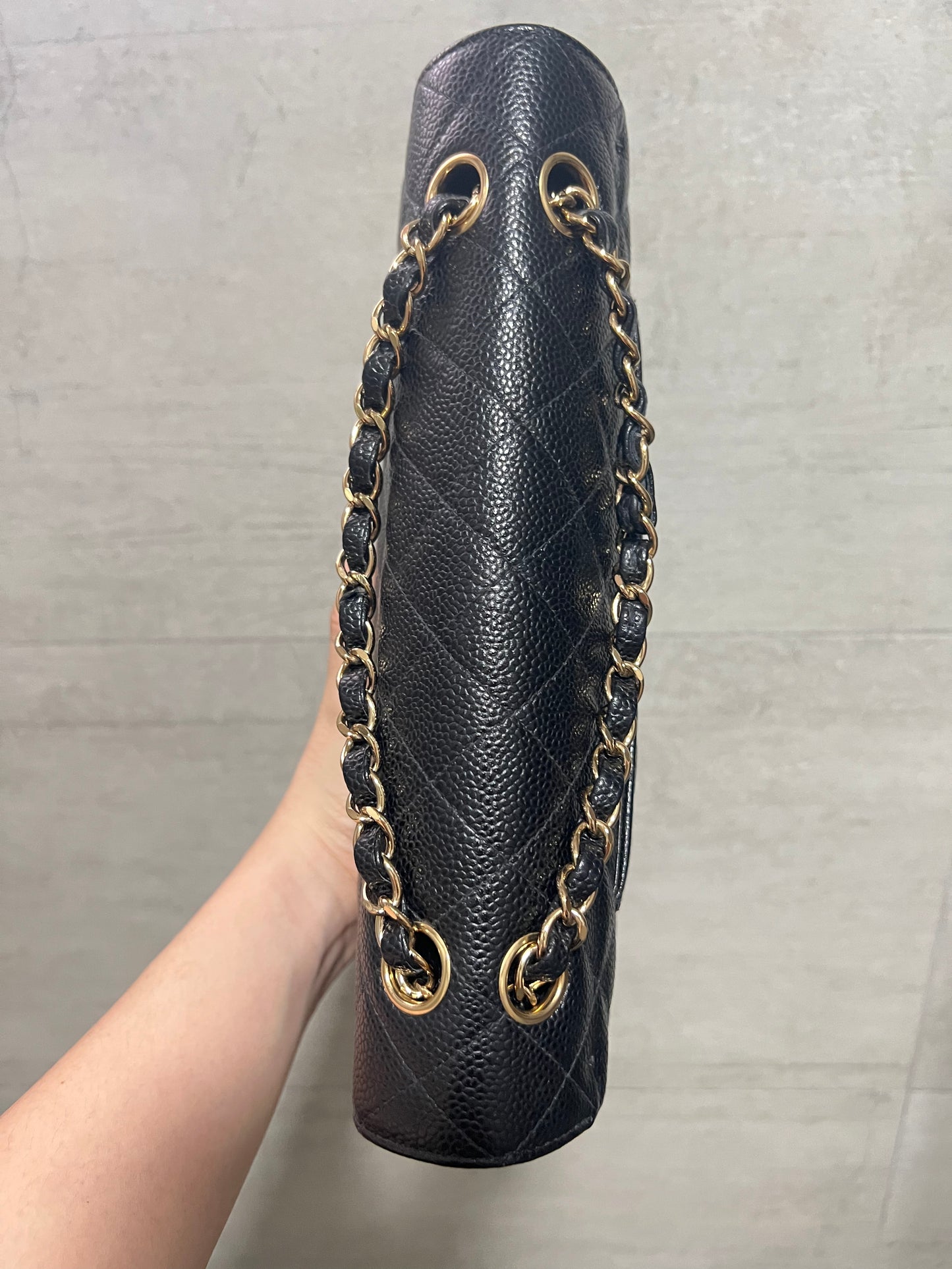 CHANEL CLASSIC FLAP BAG / MEDIUM BLACK CAVIAR 24K GHW