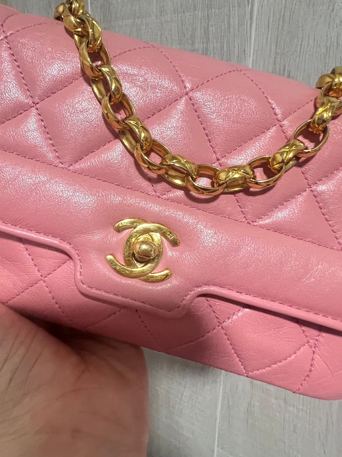 CHANEL DIANA FLAP | MINI BABY PINK GHW