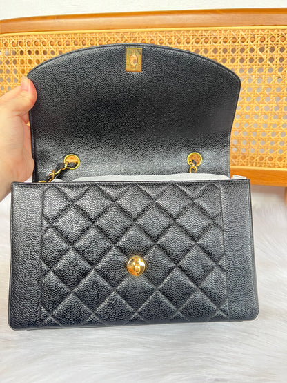 CHANEL DIANA FLAP BAG / MEDIUM BLACK CAVIAR 24K GHW