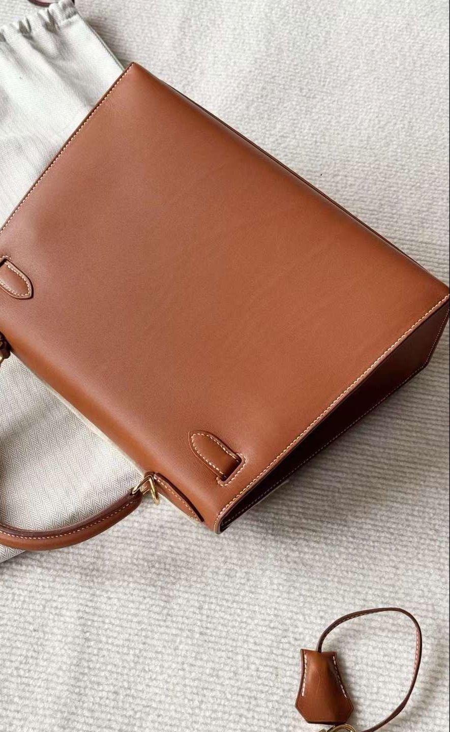 HERMES KELLY 28 | SMOOTH BARENIA GHW