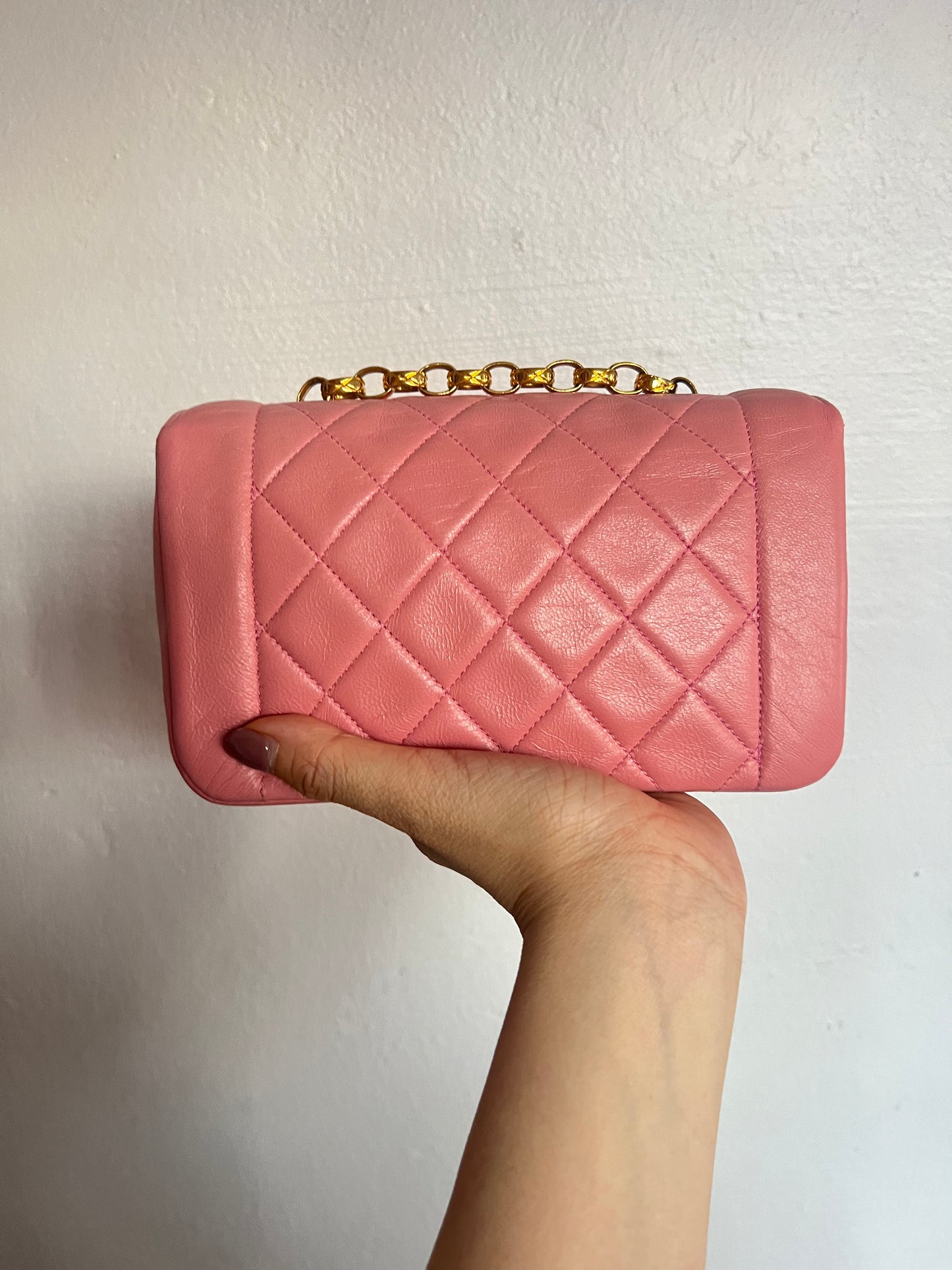 CHANEL DIANA FLAP | MINI BABY PINK GHW