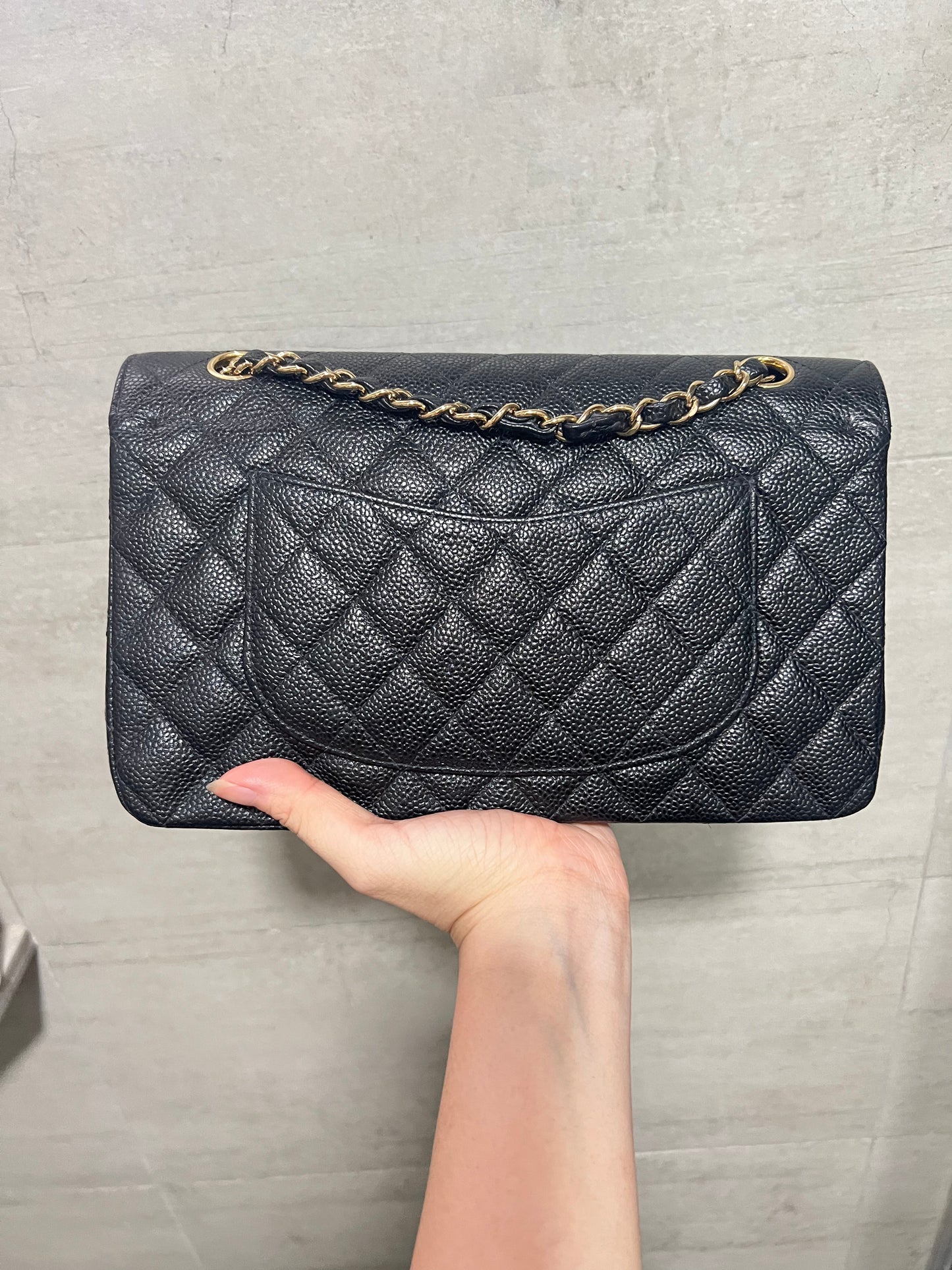 CHANEL CLASSIC FLAP BAG / MEDIUM BLACK CAVIAR 24K GHW