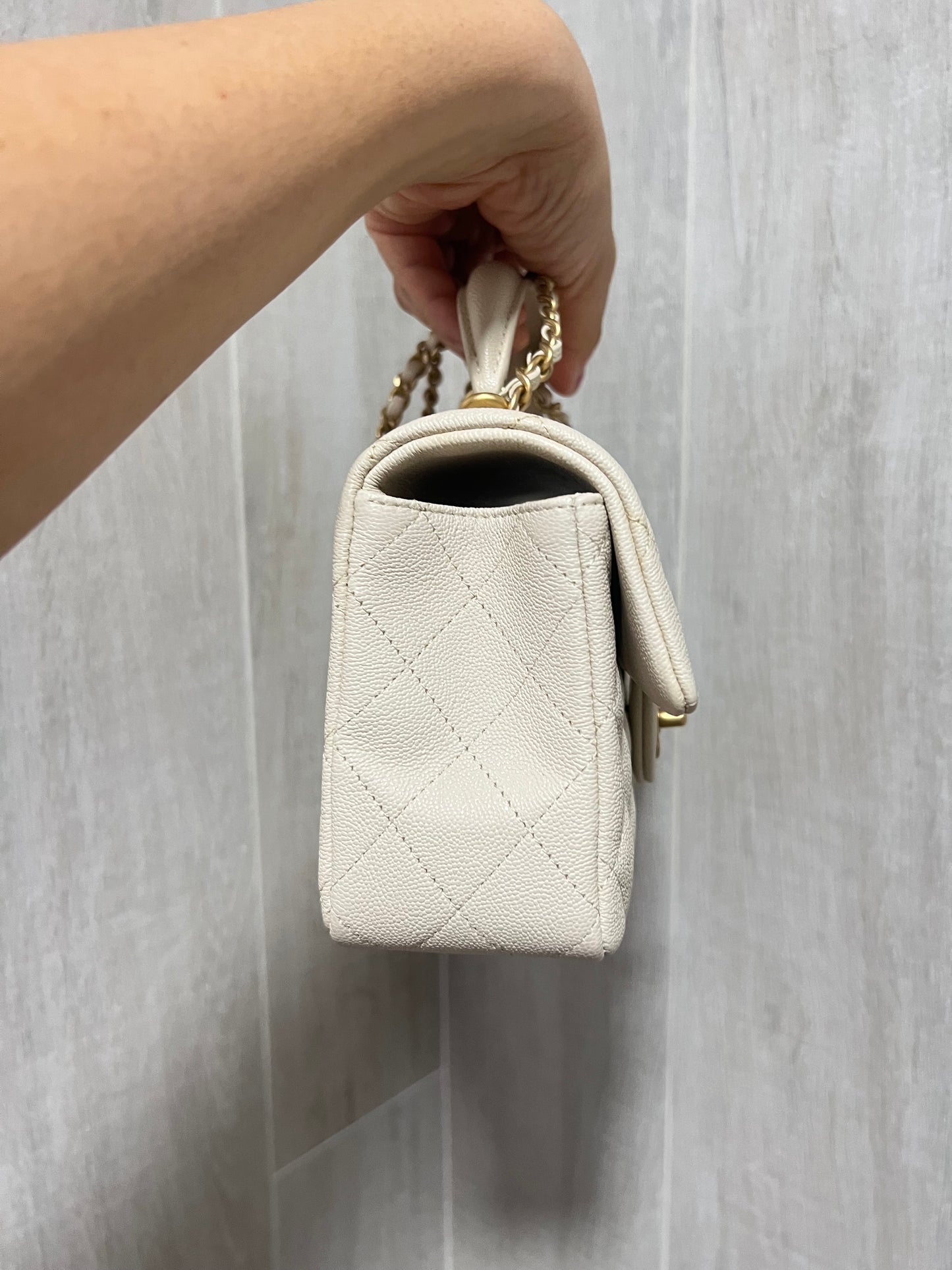 CHANEL CLASSIC BAG / 20CM CAVIAR BEIGE TOP HANDLE AGHW