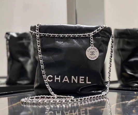 CHANEL MINI CHANEL 22 | BLACK LAMBSKIN SHW