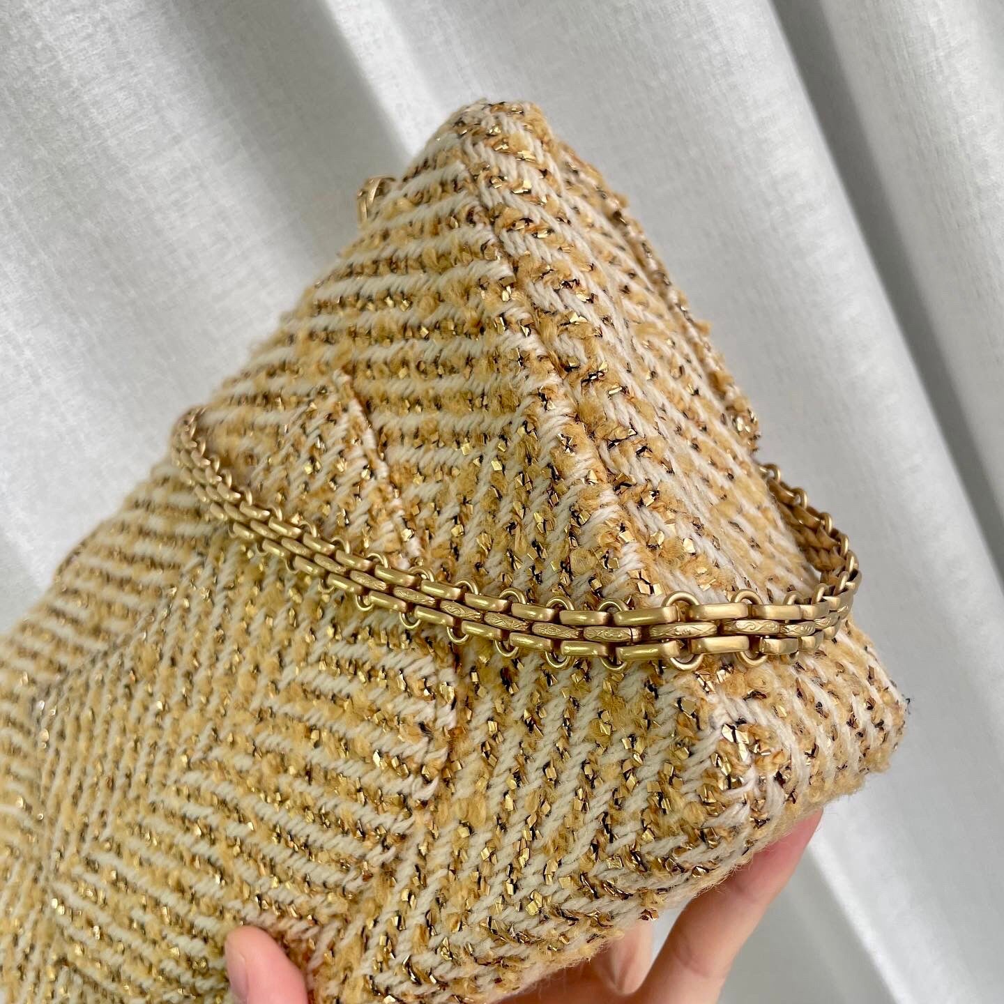 CHANEL TWEED CLASSIC BAG / 25CM GOLD TWEED 24K AGHW