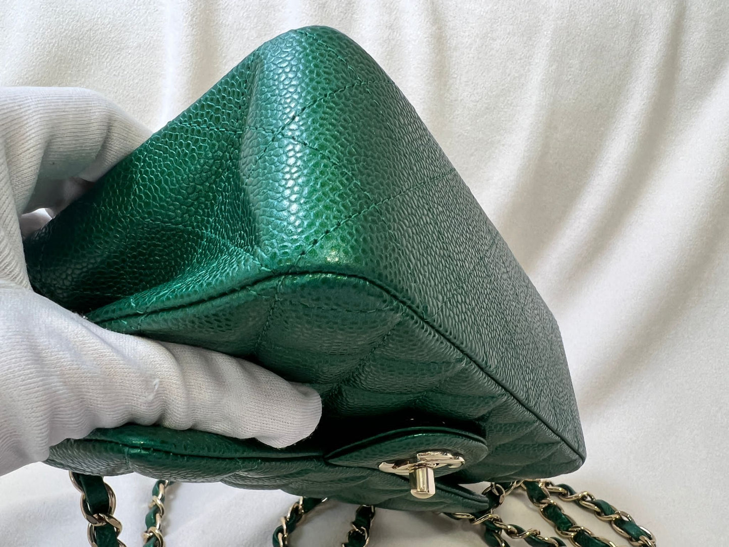 CHANEL CLASSIC BAG / 20CM IRIDESCENT GREEN CAVIAR LGHW