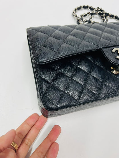 CHANEL CLASSIC FLAP BAG / MEDIUM BLACK CAVIAR SHW