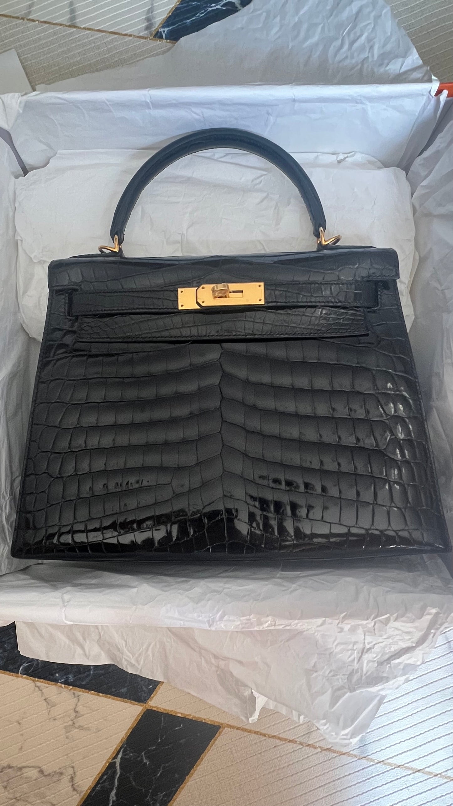 HERMES KELLY 28 | BLACK NILOTICUS CROCODILE SHINY GHW