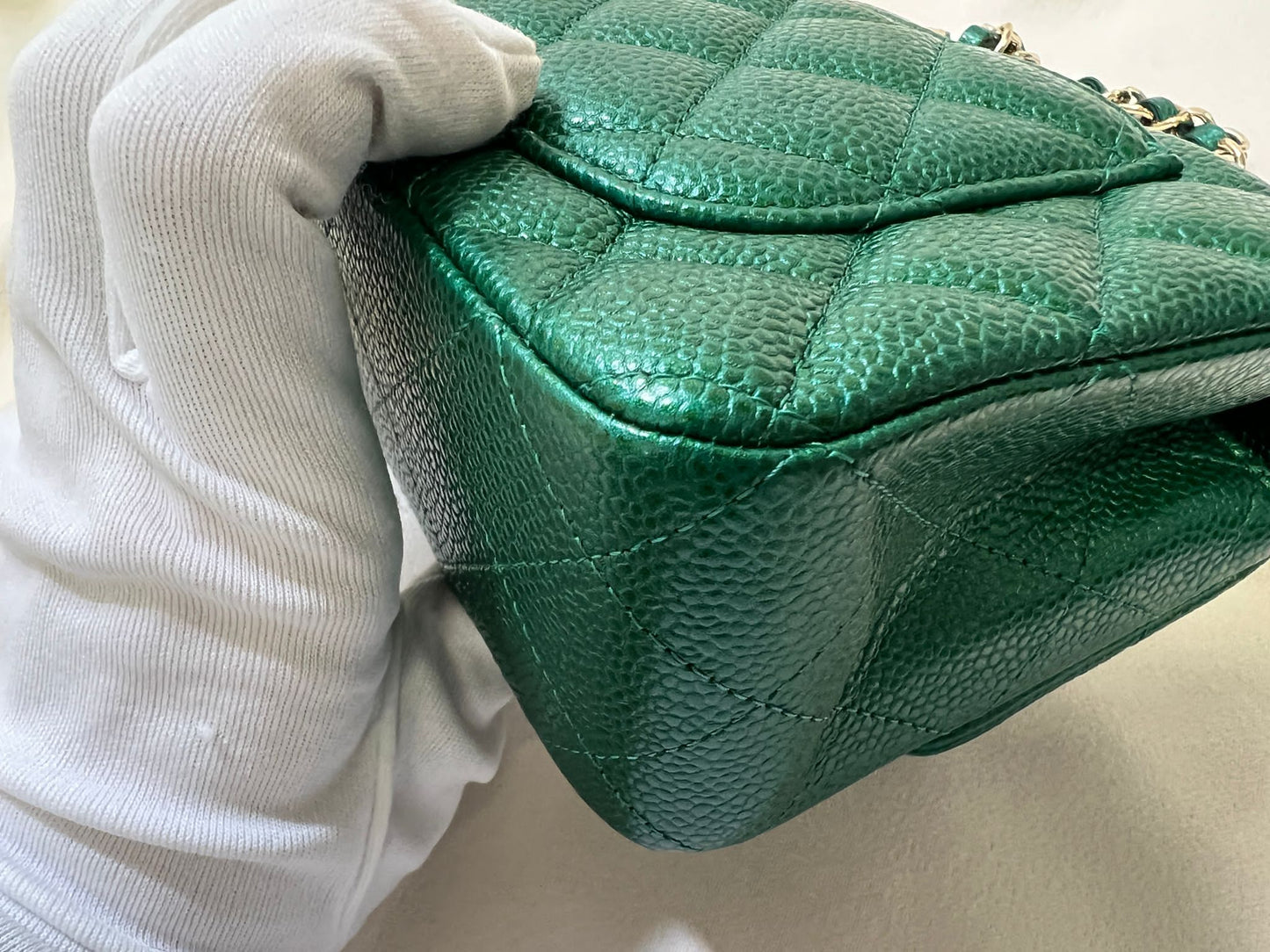 CHANEL CLASSIC BAG / 20CM IRIDESCENT GREEN CAVIAR LGHW