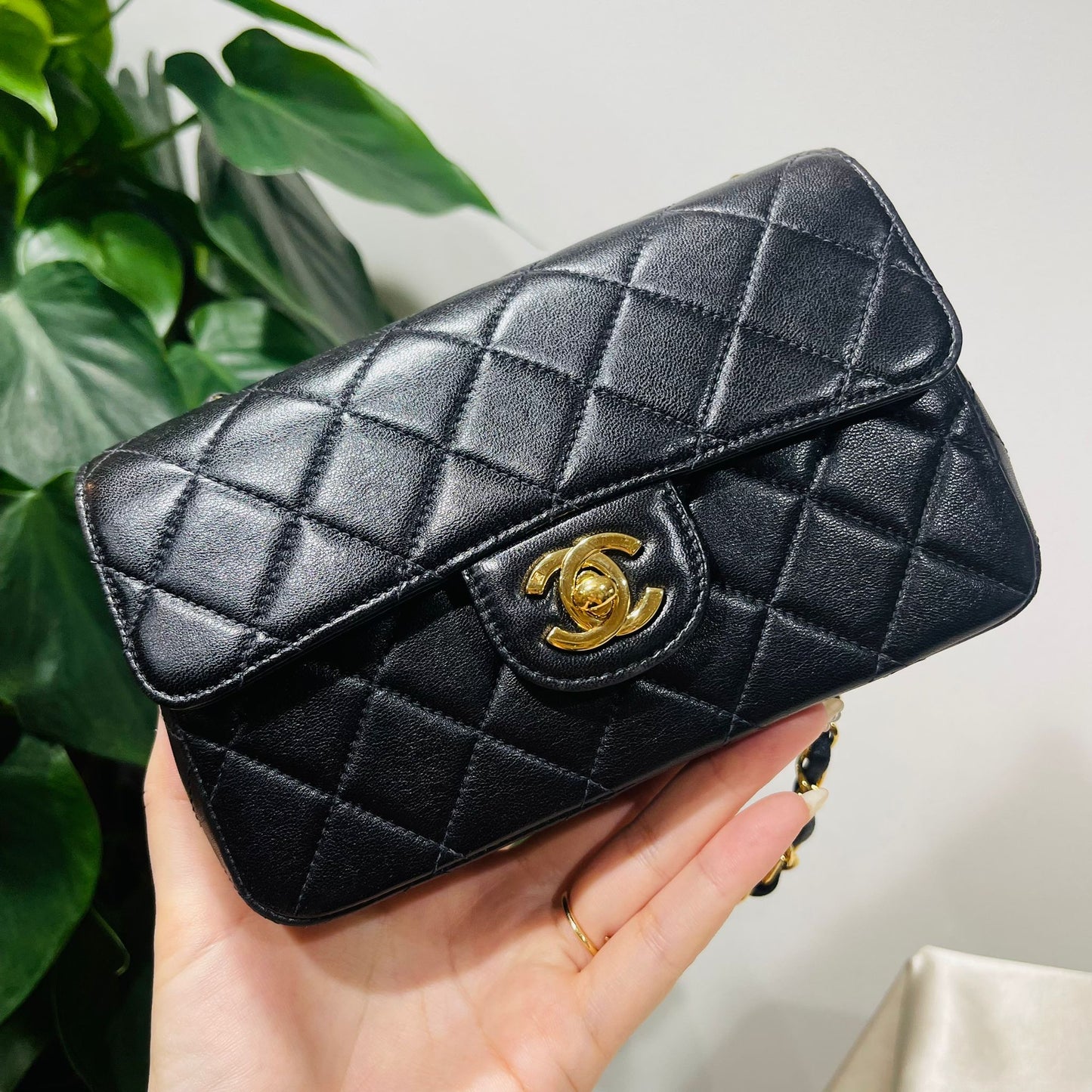 CHANEL CLASSIC BAG / MINI RECTANGLE BLACK LAMBSKIN 24K GHW