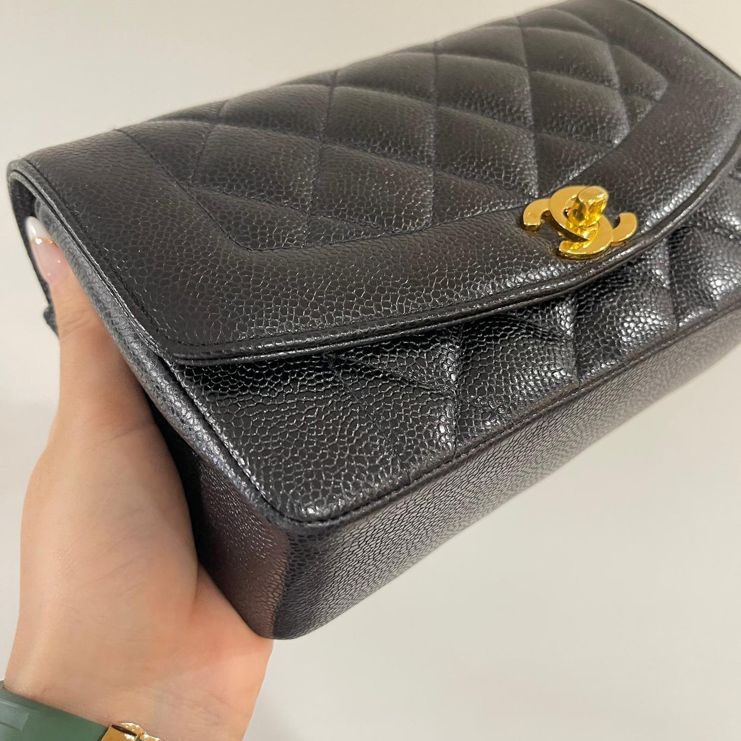 CHANEL DIANA FLAP BAG / SMALL BLACK CAVIAR 24K GHW