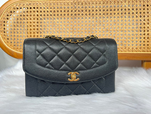 CHANEL DIANA FLAP BAG / MEDIUM BLACK CAVIAR 24K GHW