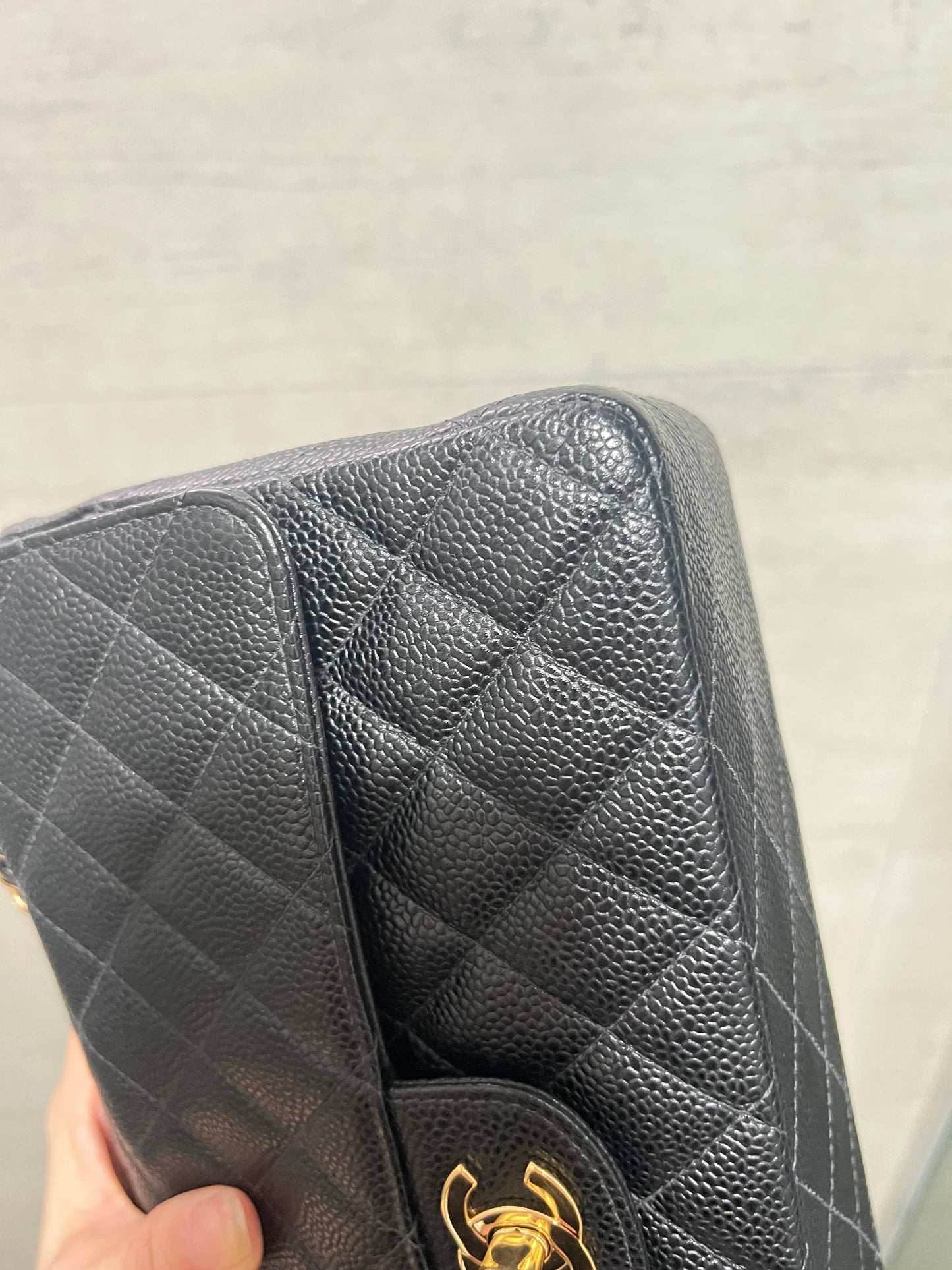 CHANEL CLASSIC FLAP BAG / MEDIUM BLACK CAVIAR 24K GHW