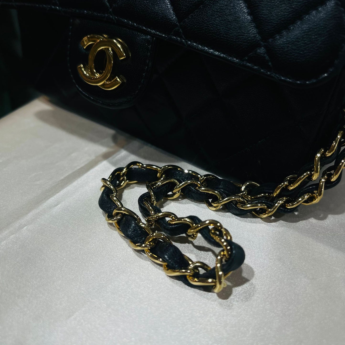 CHANEL CLASSIC BAG / MINI RECTANGLE BLACK LAMBSKIN 24K GHW