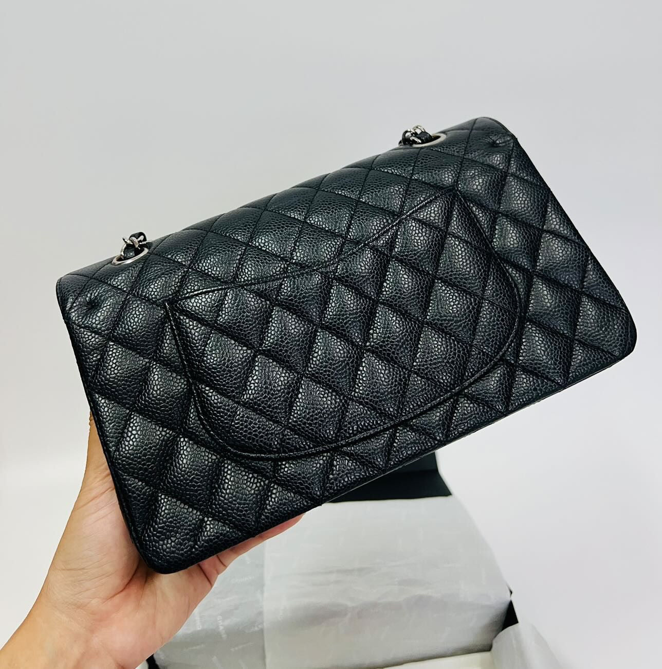 CHANEL CLASSIC FLAP BAG / MEDIUM BLACK CAVIAR SHW