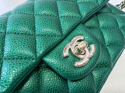 CHANEL CLASSIC BAG / 20CM IRIDESCENT GREEN CAVIAR LGHW