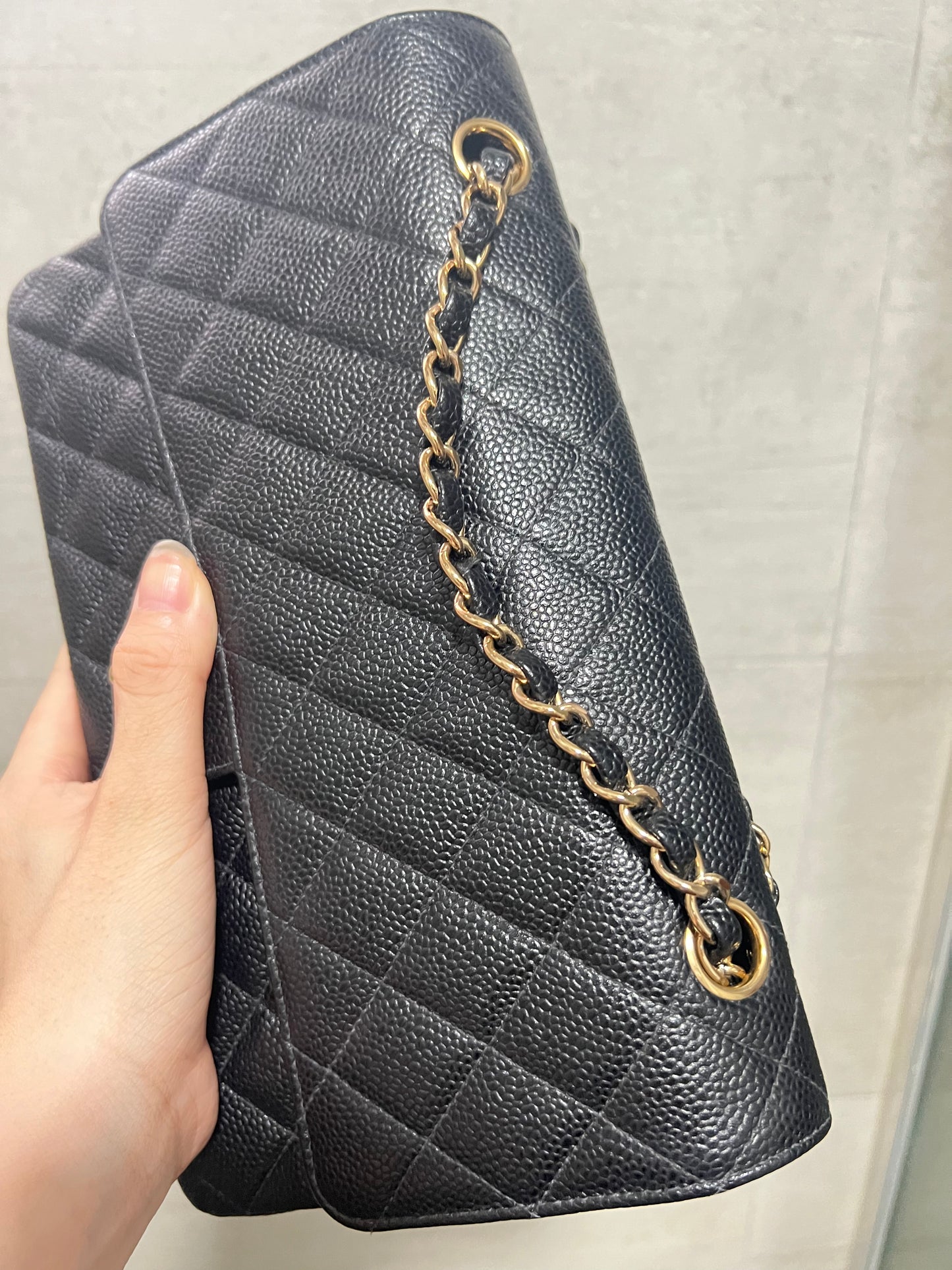 CHANEL CLASSIC FLAP BAG / MEDIUM BLACK CAVIAR 24K GHW