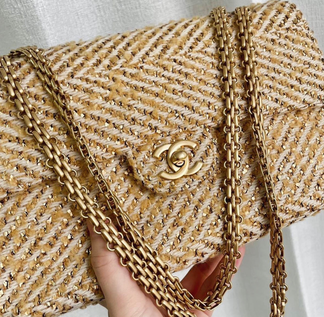 CHANEL TWEED CLASSIC BAG / 25CM GOLD TWEED 24K AGHW