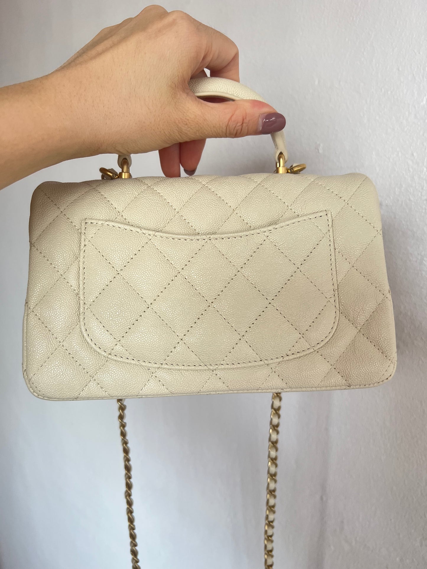 CHANEL CLASSIC BAG / 20CM CAVIAR BEIGE TOP HANDLE AGHW