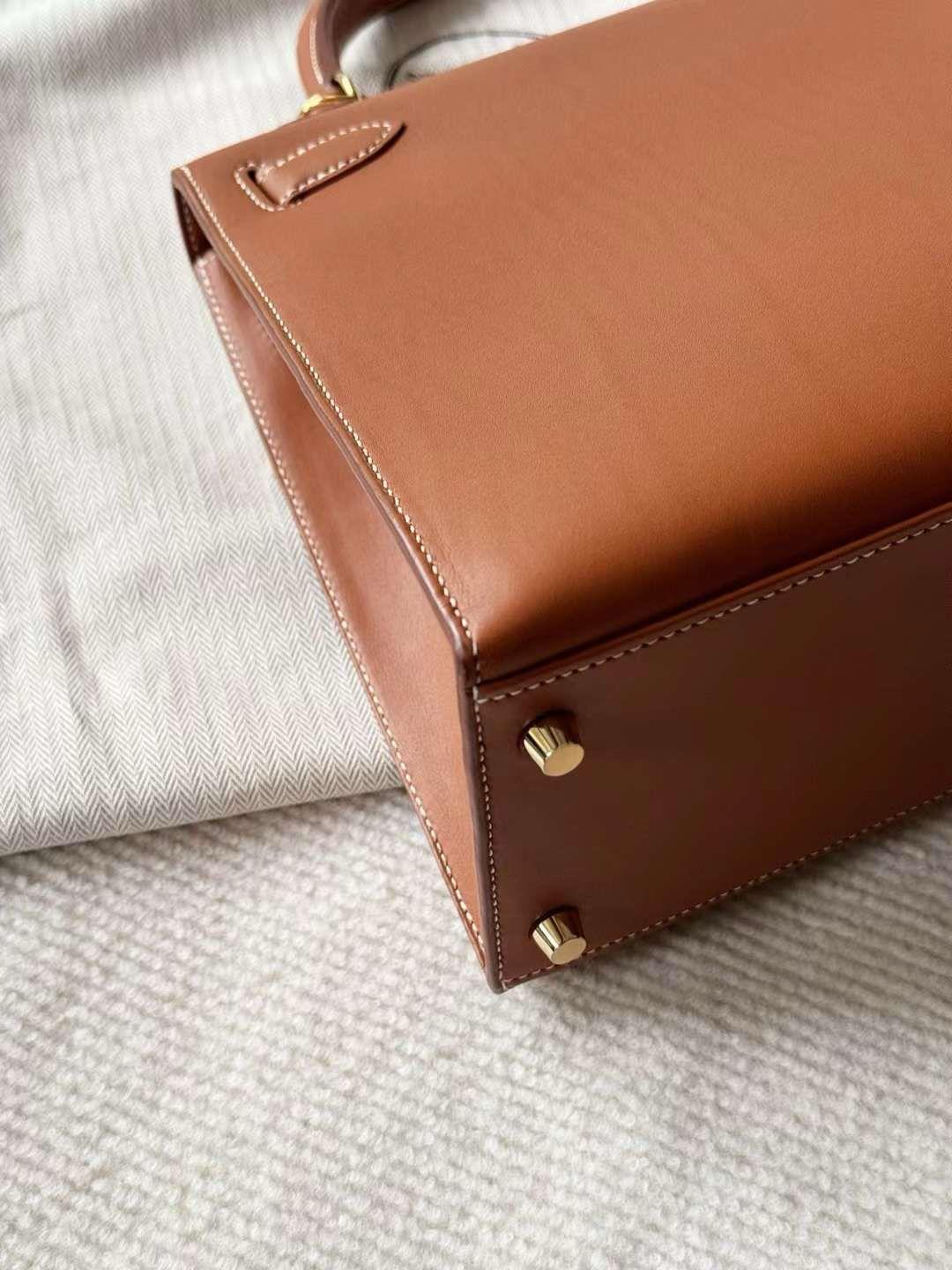 HERMES KELLY 28 | SMOOTH BARENIA GHW