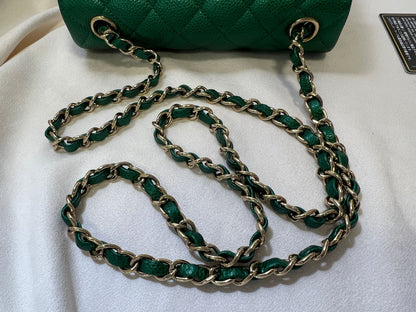 CHANEL CLASSIC BAG / 20CM IRIDESCENT GREEN CAVIAR LGHW