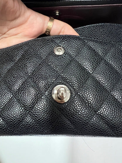 CHANEL CLASSIC FLAP BAG / MEDIUM BLACK CAVIAR SHW