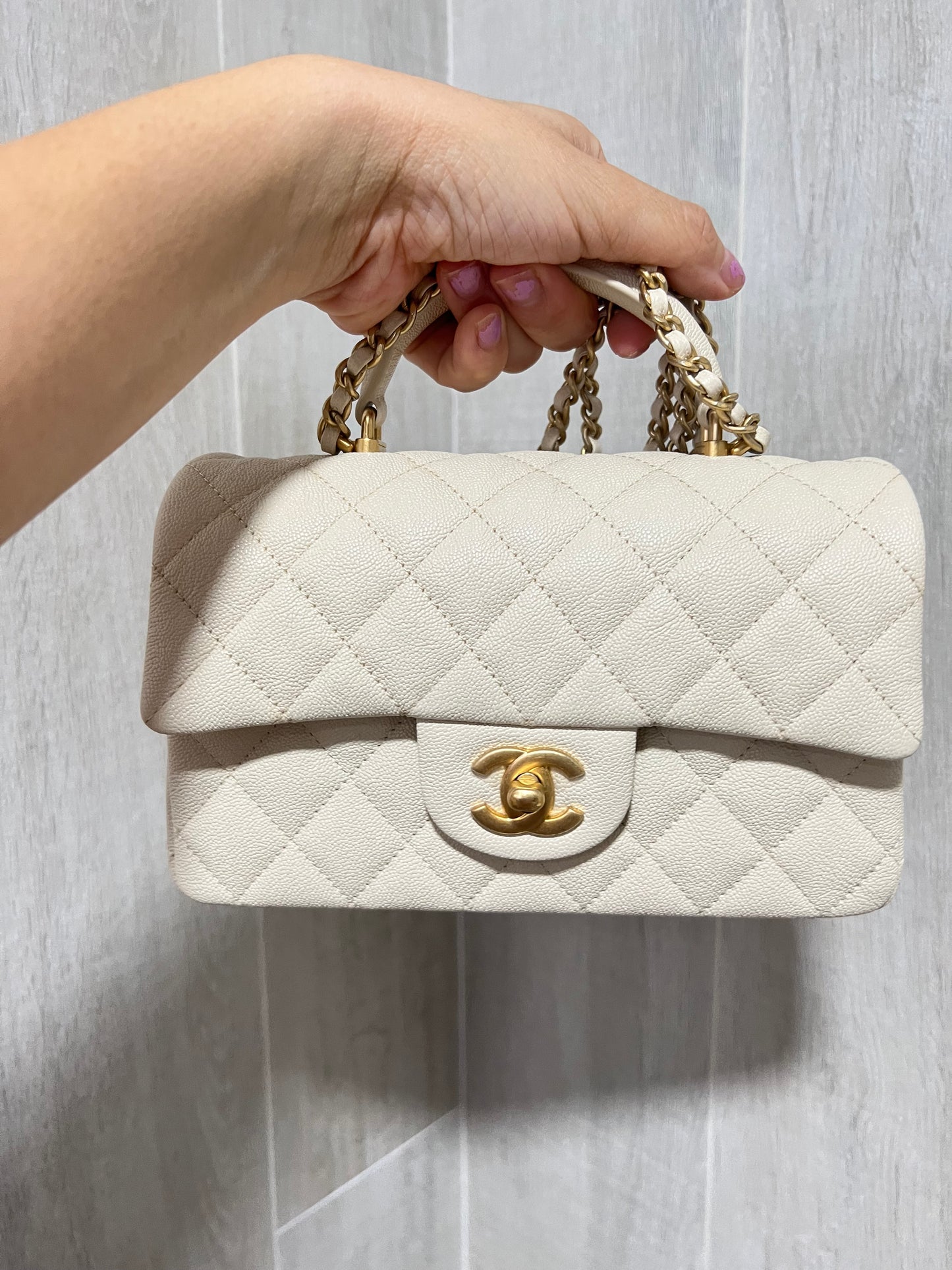 CHANEL CLASSIC BAG / 20CM CAVIAR BEIGE TOP HANDLE AGHW