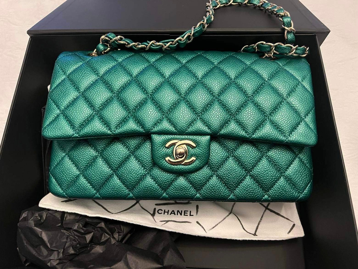 CHANEL MEDIUM FLAP | 18S IRIDESCENT EMERALD GREEN CAVIAR LGHW