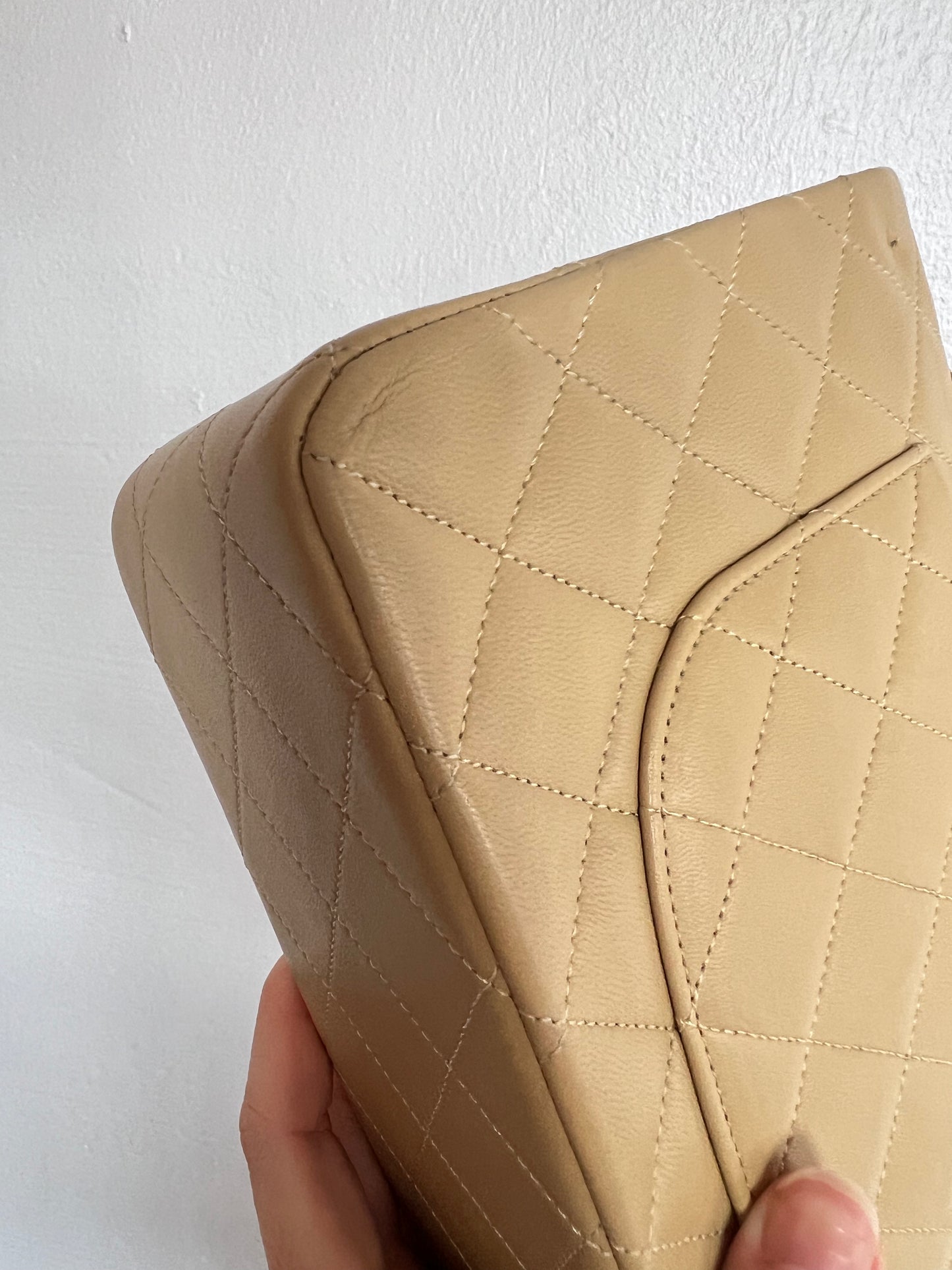 CHANEL MEDIUM FLAP | BEIGE LAMBSKIN 24K GHW